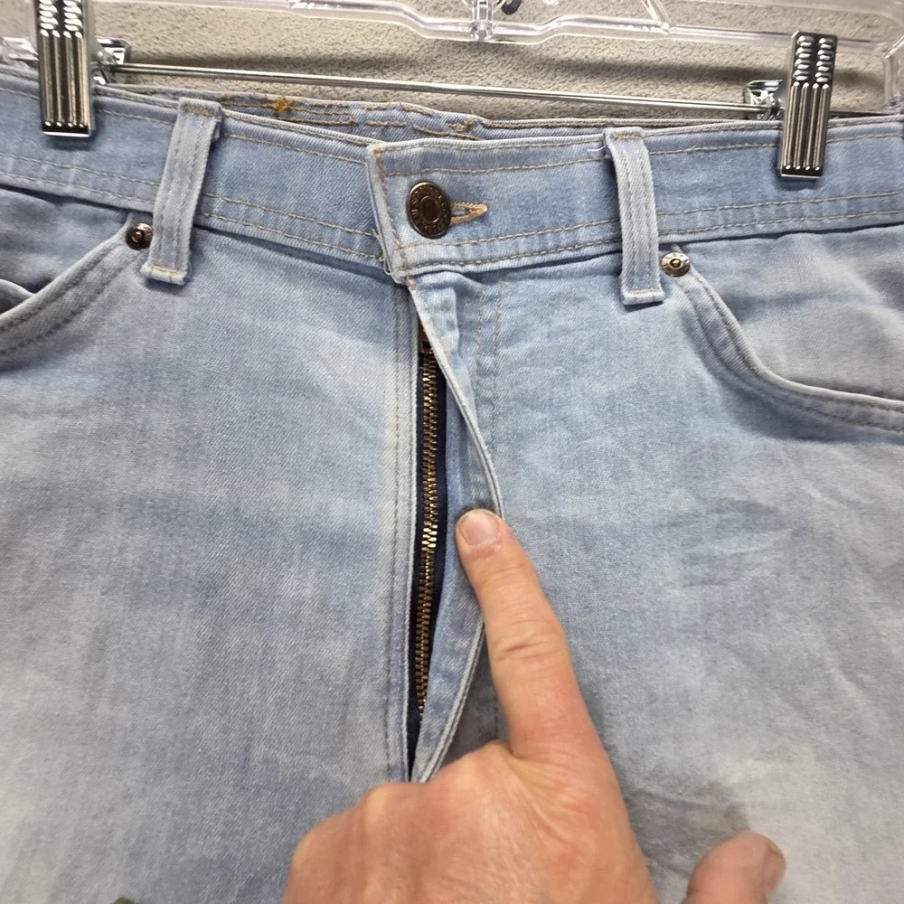 Vintage Levis Action Jeans Mens Blue Made in USA Brown Tab Zip Fly Fits 34x26